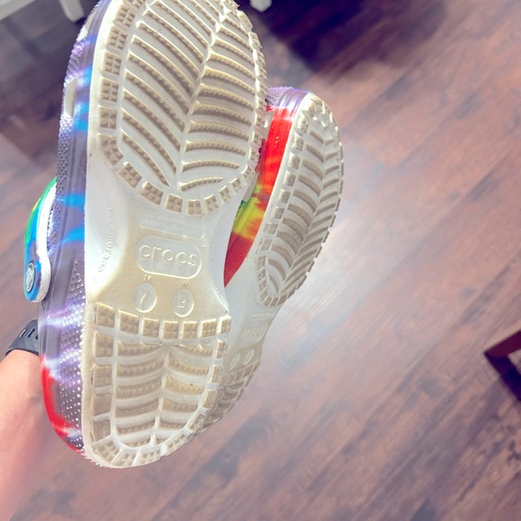 Tye-dye Crocks - Picture 6 of 6